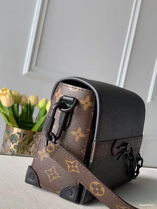 VUITTON LOUIS SOFT TRUNK 0622